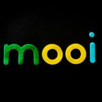 Vibrant and modern typography spells 'mooi' in green, yellow, and blue on black.